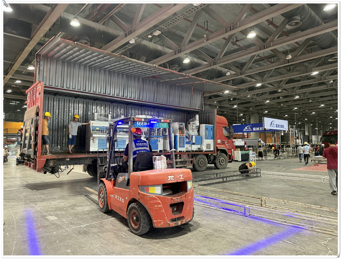 Countdown: 36 hours | Booth setup mode activated | Global footwear intelligent manufacturing enters GISMA Guangzhou time Countdown: 36 hours | Booth setup mode activated | Global footwear intelligent manufacturing enters GISMA Guangzhou time